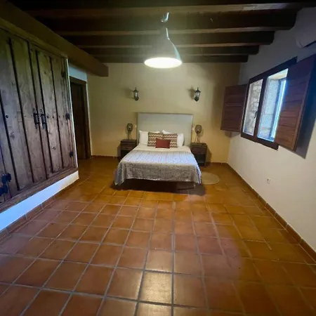 El Labrao De Alardos شاليه كانديليدا